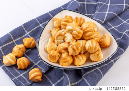 baked Chinese Yam Flower Rolls, Mini Steamed Buns Twist, Healthy Wheat Snack baked Chinese Yam Flower Rolls, Mini Steamed Buns Twist, Healthy Wheat Snack 142588852
