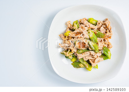 オクラと豚肉の梅肉炒め オクラと豚肉の梅肉炒め 142589103