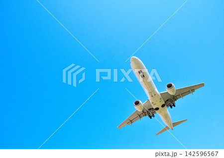 航空機 飛行 大空 航空機 飛行 大空 142596567
