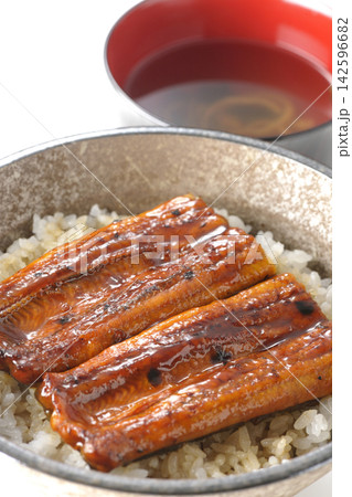 うな丼とお吸物 うな丼とお吸物 142596682