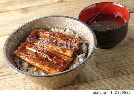 うな丼とお吸物 うな丼とお吸物 142596686