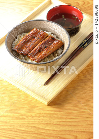 うな丼とお吸物 うな丼とお吸物 142596698