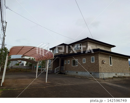 2階建ての一軒家(一戸建て)「カーポートあり」 2階建ての一軒家(一戸建て)「カーポートあり」 142596749