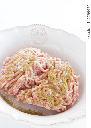 塩コショウしたひき肉 塩コショウしたひき肉 142599470