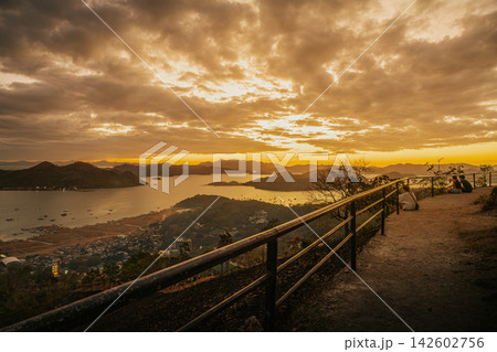 タピヤス山展望台の夕景 142602756