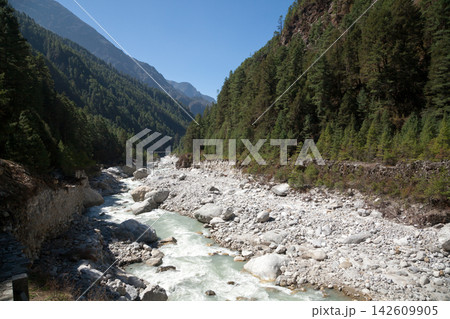 Dudh Koshi river along EBC trek, Nepal 142609905