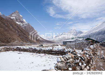 Landscape from Pheriche town area, EBC trekking, Nepal 142609942