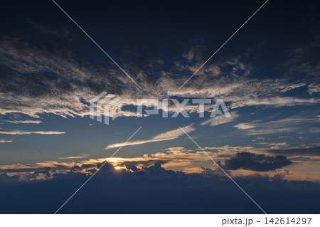 輝く夏雲 輝く夏雲 142614297