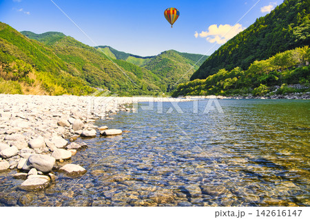 四万十川の美しい清流の絶景 四万十川の美しい清流の絶景 142616147