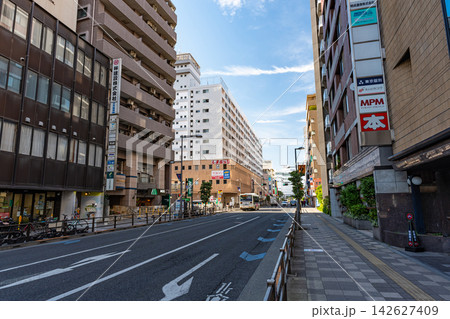 京王線調布駅の南側 東京都調布市布田 京王線調布駅の南側 東京都調布市布田 142627409