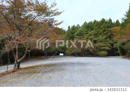 石巻雄勝線の硯上山登り口にある駐車場(宮城県石巻市雄勝町) 石巻雄勝線の硯上山登り口にある駐車場(宮城県石巻市雄勝町) 142631312