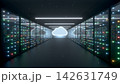 青白く光る雲とデータセンターの通路 142631749
