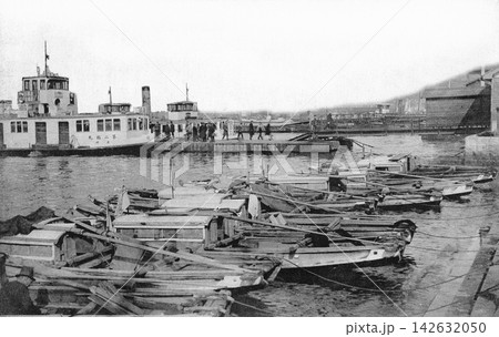 古写真　1937年　原爆投下前の長崎　長崎港の大波止 142632050