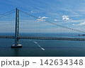 兵庫県淡路市の明石海峡大橋を捉えた空撮写真 142634348