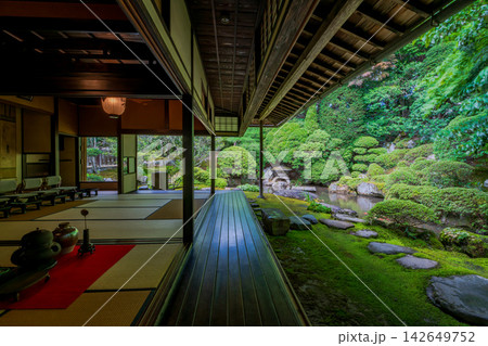 長野県　下諏訪　本陣岩波家庭園 142649752