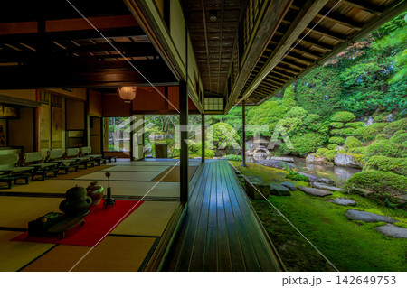 長野県　下諏訪　本陣岩波家庭園 142649753