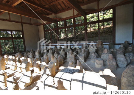 嘉麻市 山野の石像群 嘉麻市 山野の石像群 142650130