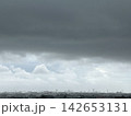 雨が降りそうな日の空 142653131