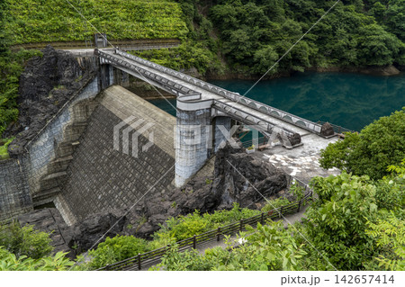 神奈川県愛川町 石小屋ダムの堤体(宮ヶ瀬ダムの副ダム) 神奈川県愛川町 石小屋ダムの堤体(宮ヶ瀬ダムの副ダム) 142657414