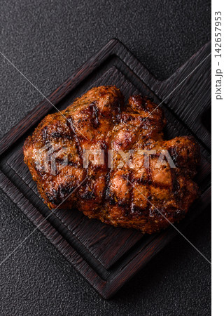 Grilled beef or pork steak seasoned with salt and allspice. Grilled steak Grilled beef or pork steak seasoned with salt and allspice. Grilled steak 142657953