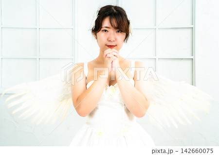 天使のコスプレ 142660075