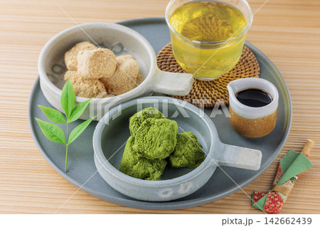 わらび餅　きな粉と抹茶 142662439