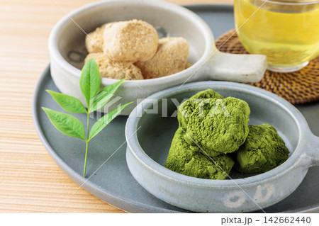 わらび餅 きな粉と抹茶 わらび餅 きな粉と抹茶 142662440