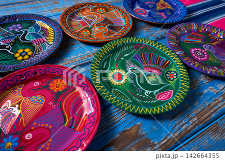Mexican pottery Talavera style of Mexico 142664355