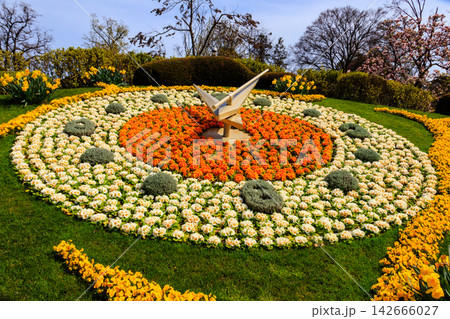 Beautiful flower clock in Geneva, Switzerland Beautiful flower clock in Geneva, Switzerland 142666027
