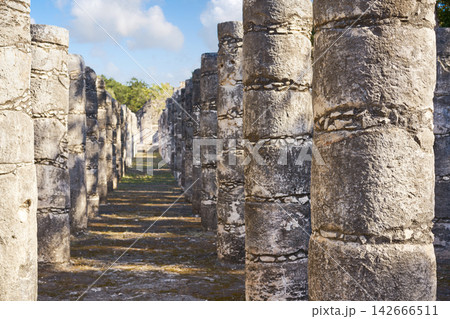 Chichen Itza one thousand columns temple Chichen Itza one thousand columns temple 142666511