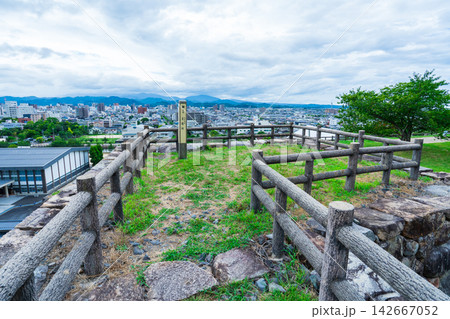 鳥取市 鳥取城阯から見渡す鳥取の市街地 鳥取市 鳥取城阯から見渡す鳥取の市街地 142667052