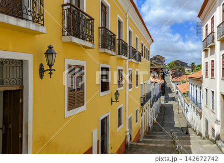 Famous Chalk Street, with its colonial-style houses 142672742