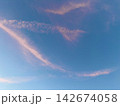 夕暮れ時の空 142674058