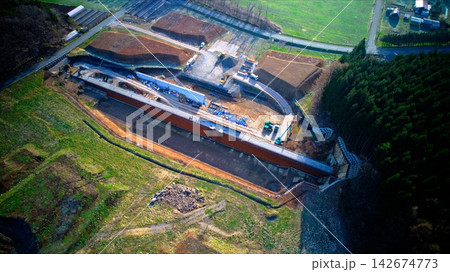 上空から撮影した砂防堰堤 上空から撮影した砂防堰堤 142674773