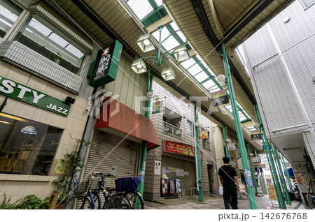 ヤッホーROAD商店街 内部の様子 東京都中野区野方5丁目 ヤッホーROAD商店街 内部の様子 東京都中野区野方5丁目 142676768