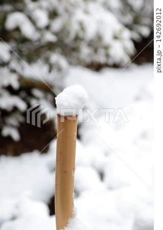 雪を纏った垣根 雪を纏った垣根 142692012