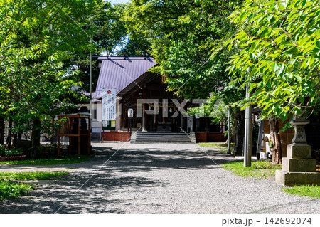 錦山天満宮 拝殿 北海道江別市 深緑 錦山天満宮 拝殿 北海道江別市 深緑 142692074