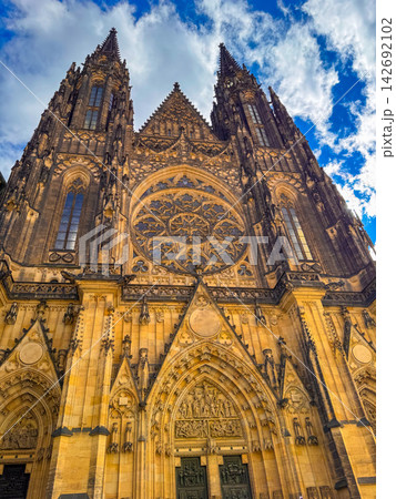 The Gothic St. Vitus Cathedral, Prague, the Czech Republic The Gothic St. Vitus Cathedral, Prague, the Czech Republic 142692102
