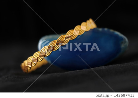 gold bracelet gold bracelet 142697413
