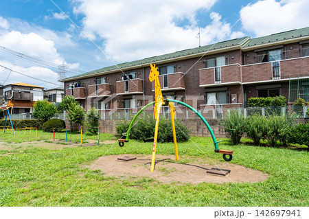 西つつじヶ丘児童遊園(タイヤ公園) キリンのシーソー 東京都調布市西つつじケ丘 西つつじヶ丘児童遊園(タイヤ公園) キリンのシーソー 東京都調布市西つつじケ丘 142697941