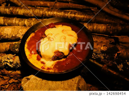 チーズハンバーグカレー 142698454