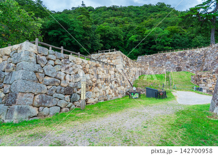 鳥取市 鳥取城跡の石垣 鳥取市 鳥取城跡の石垣 142700958