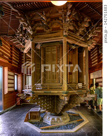 Traditional rotating sutra library Rinzo at Hase-dera temple in Kamakura Japan Traditional rotating sutra library Rinzo at Hase-dera temple in Kamakura Japan 142701883