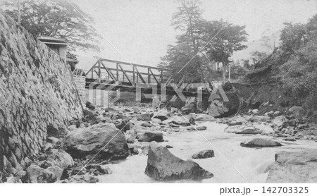 古写真　1913-1918年　箱根　早川と宮城野橋 142703325