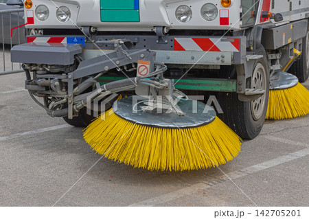 Street Sweeper Cleaning Brush 142705201