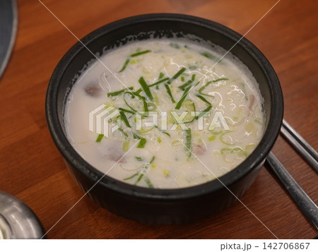 Traditional Korean Milky Beef Bone Soup Seolleongtang Traditional Korean Milky Beef Bone Soup Seolleongtang 142706867