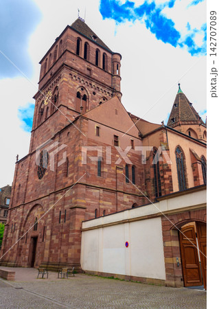 St. Thomas church in Strasbourg, France St. Thomas church in Strasbourg, France 142707089