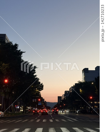 都会の夕景 都会の夕景 142710233