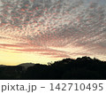 山並みの夕景と雲 142710495