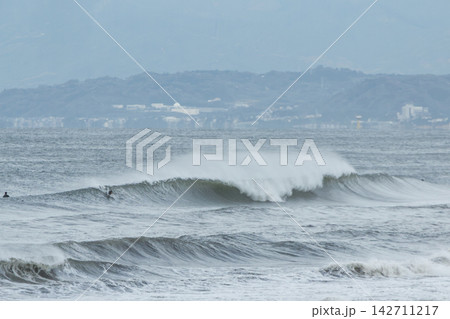 湘南鵠沼海岸 低気圧のうねり 湘南鵠沼海岸 低気圧のうねり 142711217